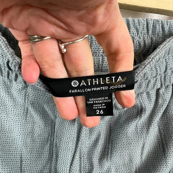 Athleta Farallon Printed Jogger Pants 26 Travel Athletic Lounge Comfy Green Gray - Picture 4 of 11